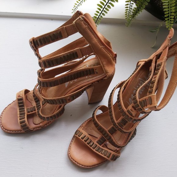 Mimosa - Tan Gladiator Chunky Heel Sandals with Bronze Details - Size 8 - Picture 3 of 3